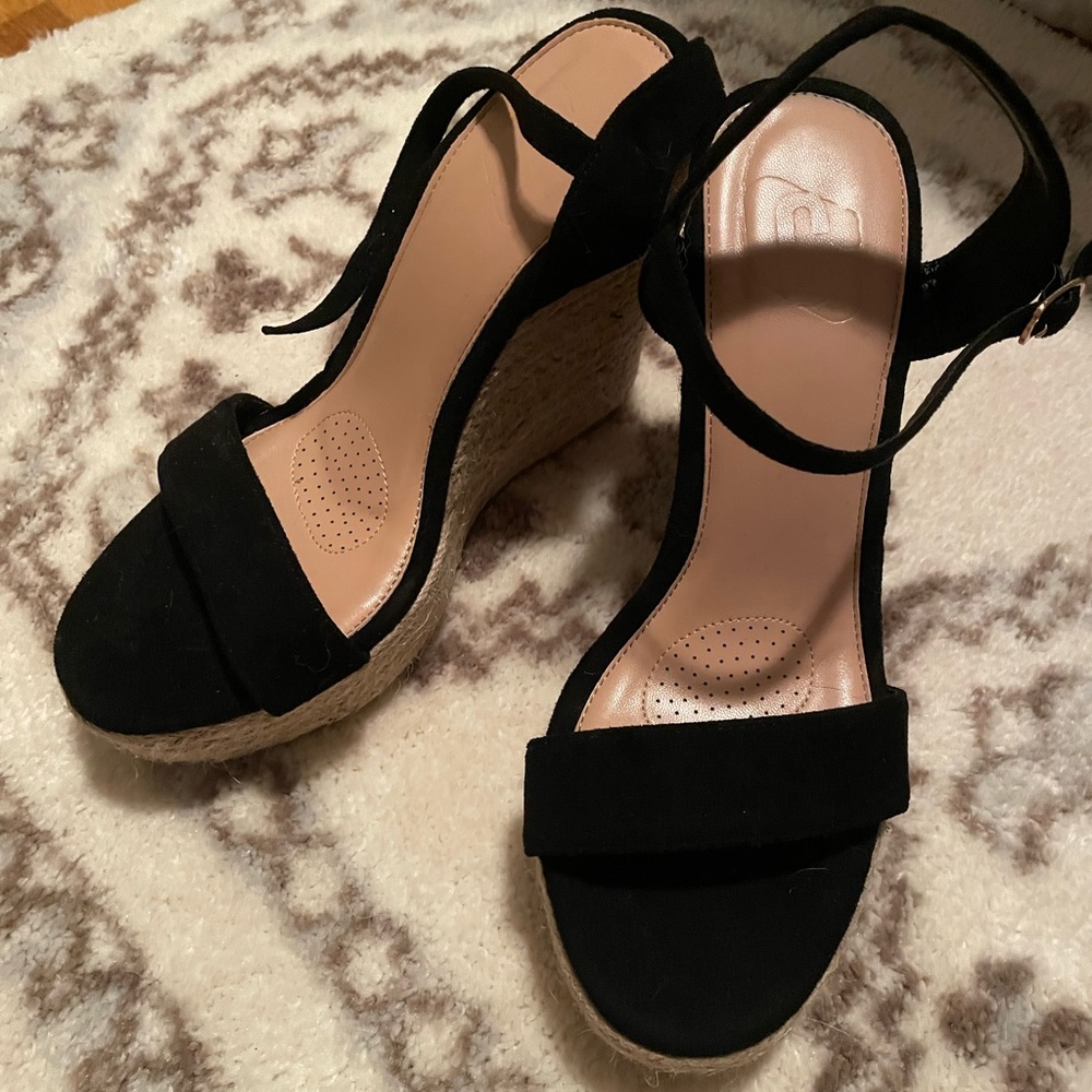 Never worn, Brand New! Strappy black heels